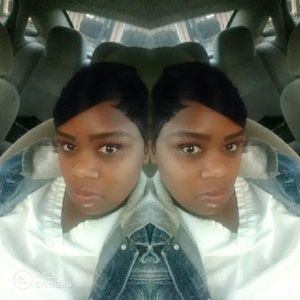 Meet your Posher, Victoria